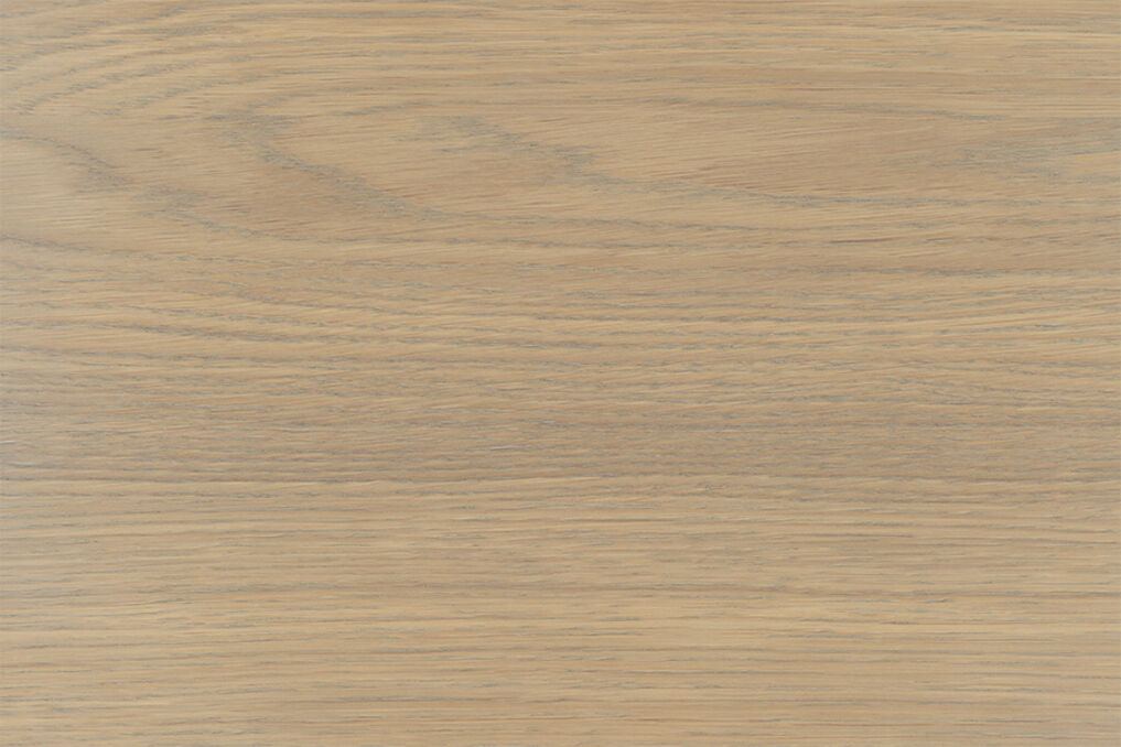 Variété de teintes claires avec l'huile pour bois 2k – 6111 blanc et 6112 Silver Grey. Rapport de mélange 1:1