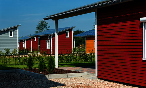 Trouvez la finition qui conviendra le mieux à votre extérieur : Peinture Bois Façade & Jardin ou Peinture de Campagne Osmo.