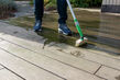Brosse de nettoyage pour terrasse avec poignée Ambiente